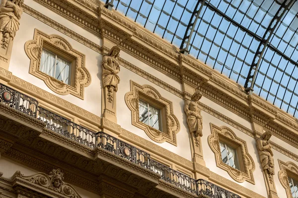 Galleria Vittorio Emanuele II en Milán Italia — Foto de Stock