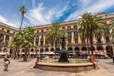 Placa Reial - Kraliyet meydanı Barcelona İspanya