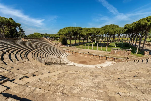 Romeins theater Ostia Antica-Rome Italië — Stockfoto