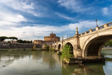 Roma - Castel Sant Angelo - Köprü ve Tiber Nehri