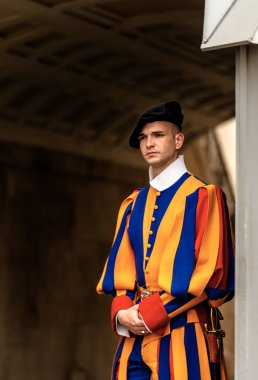 Kılıçlı Papalık İsviçreli muhafız - Vatikan Şehir Roma