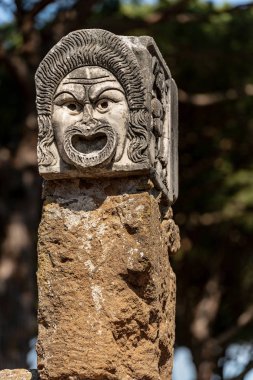 Tiyatro maskesi - Roma amfitiyatrosu Ostia Antica - Roma İtalya