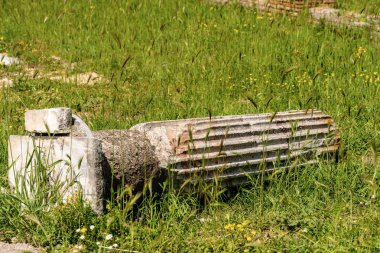 Kaideli kırık sütun - Ostia Antica Roma