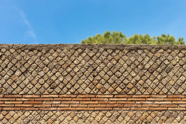 Starořímská cihlová zeď-Ostia Antica Řím Itálie — Stock fotografie