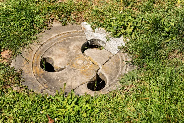 Manhole de mármore romano antigo - Ostia Antica Roma — Fotografia de Stock