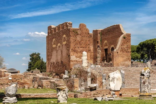 Capitólio - Templo romano em Ostia Antica - Roma Itália — Fotografia de Stock