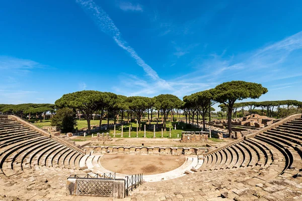 Ostia Antica - El Teatro Romano - Roma Italia — Foto de Stock