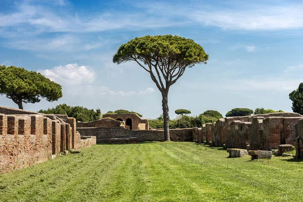 Ostia Antica Rome Италия - Древнеримские здания — стоковое фото