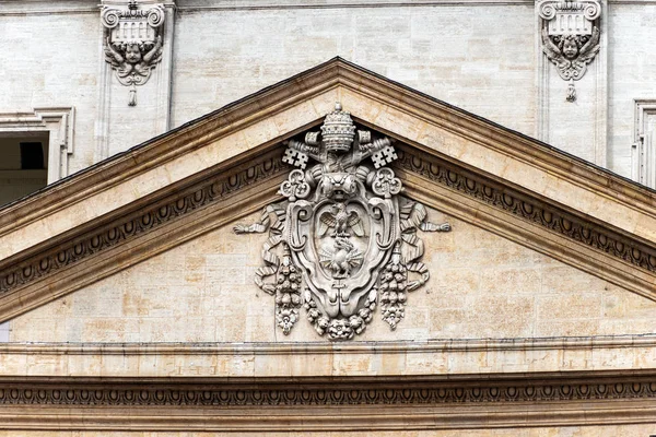 Basilica di San Pietro - Stemma della città vaticana — Foto Stock