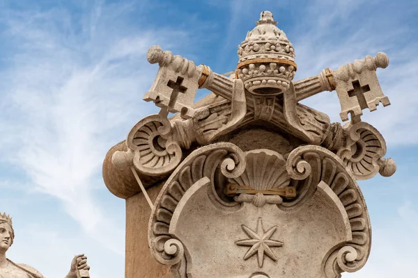 Basilica di San Pietro - Stemma della città vaticana — Foto Stock