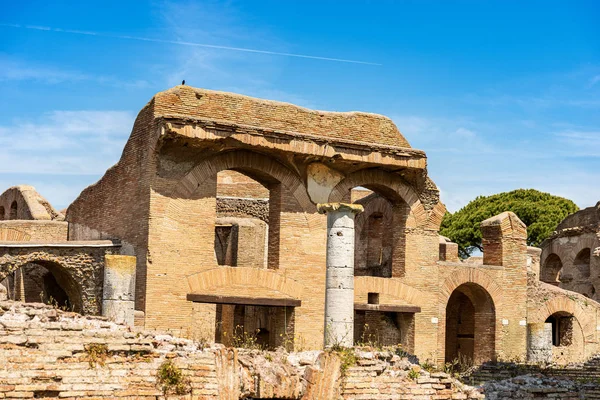 Ruïnes van oude Romeinse gebouwen-Ostia Antica Rome Italië — Stockfoto