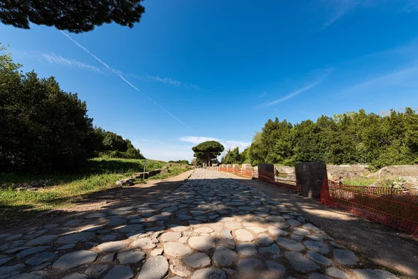 Decumanus Maximus Roman road - Ostia Antica Roma Italia — Foto de Stock