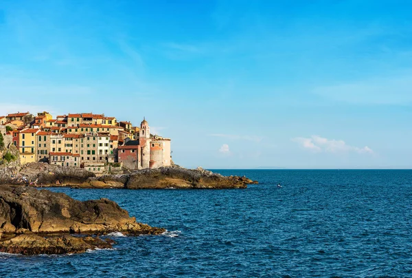 Tellaro pueblo y mar - La Spezia Liguria Italia — Foto de Stock