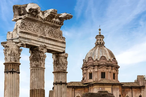 Templo de Venus Genetrix e Iglesia de los Santos Luca y Martina - Roma Italia — Foto de Stock