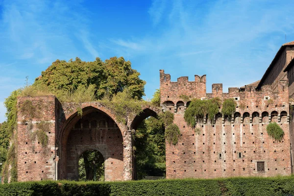 Castillo de Sforza - Castello Sforzesco en Milán Italia — Foto de Stock