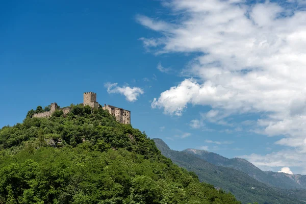佩尔金瓦尔苏加纳中世纪城堡 - 特伦蒂诺意大利 — 图库照片