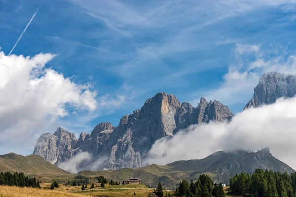 Pale di San Martino - Dolomitas en los Alpes italianos - Trentino Alto Adigio — Foto de Stock