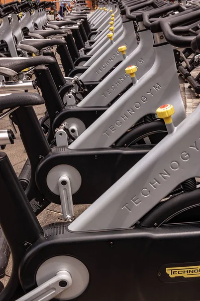 Large group of outdoor spinning bicycles - Lerici Italy — Stock Photo, Image