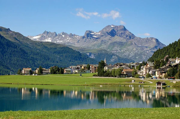 Silvaplana village and lake - Maloja Swiss Alps — Stock Photo, Image