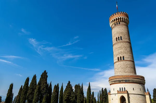 Monumentalna wieża San Martino della Batumi-Włochy — Zdjęcie stockowe