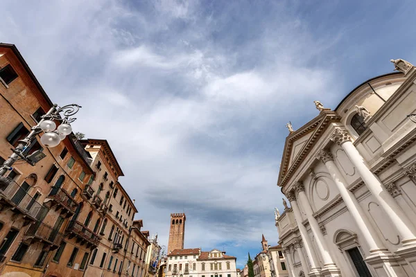 Bassano del Grappa Veneto Italia - Piazza Liberta —  Fotos de Stock