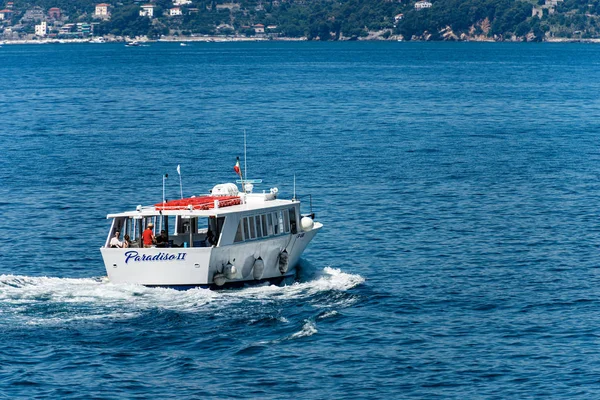 Barco de balsa navegando no golfo de La Spezia - Ligúria Itália — Fotografia de Stock