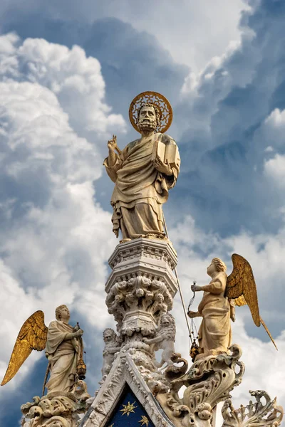 Estátua de São Marcos evangelista - Basílica de São Marcos Veneza Itália — Fotografia de Stock