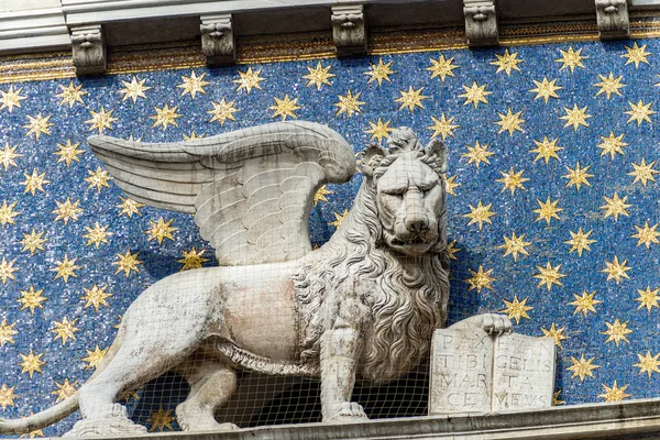 Winged Lion of St Mark - Piazza San Marco Venice Italy — Stock Photo, Image