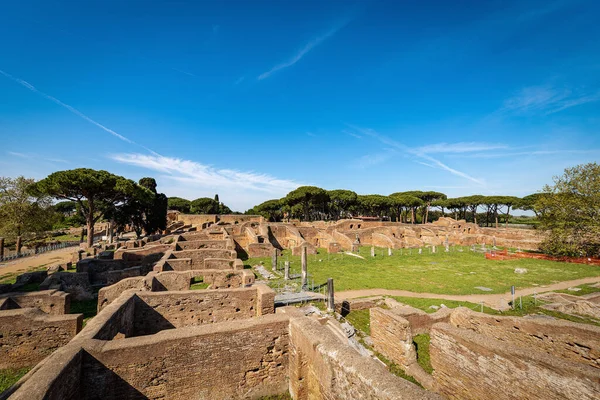 Antiguas Ruinas Los Edificios Romanos Ostia Antica Sitio Arqueológico Colonia — Foto de Stock