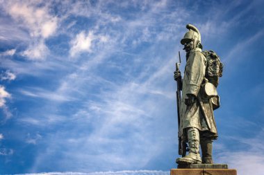 Tarvisio, Friuli-Venezia Giulia, İtalya, Avrupa 'da Avusturya askeriyle Napolyon Savaşları anıtı (1809). Carinthia 'lı heykeltıraş Josef Valentine Kassin (1856-1931)