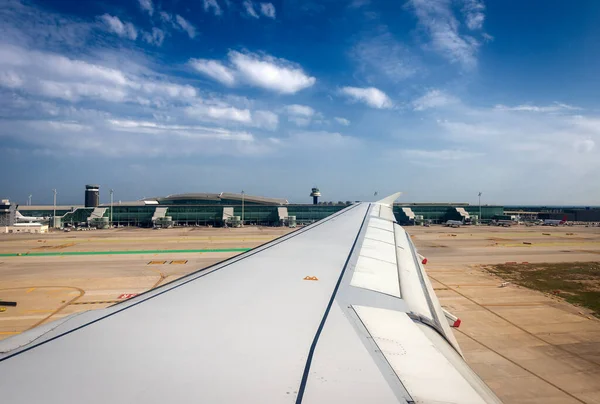Barcelona Prat International Airport Seen Airplane Window Airport Located Center — Stock Photo, Image
