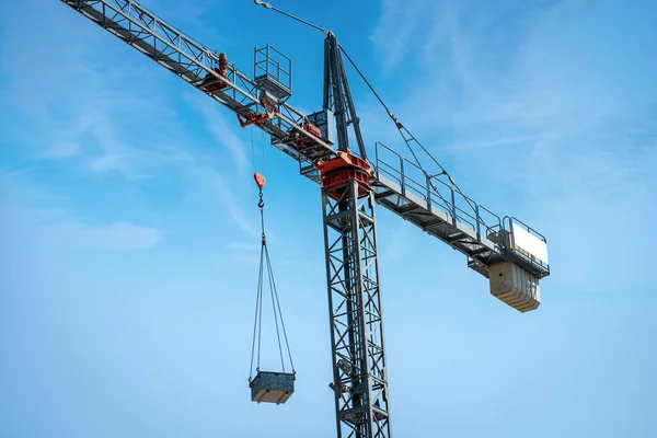 Steel Construction Crane Blue Sky Met Wolken Kopieerruimte — Stockfoto