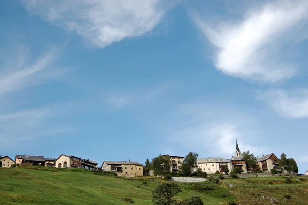 Pequena Antiga Aldeia Guarda Nos Alpes Suíços Município Scuol Vale — Fotografia de Stock