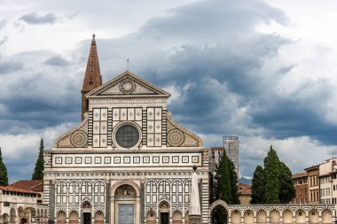 Floransa (Firenze), ünlü Santa Maria Novella Bazilikası 'nın ana cephesi, Gotik-Rönesans tarzı, UNESCO dünya mirası sahası, Toskana, İtalya, Avrupa