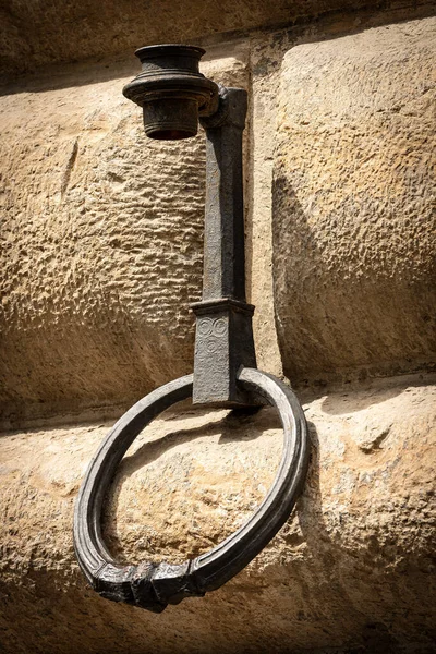 Forntida Smidesjärn Ring För Bindning Med Rep Djur Hästar Mulor — Stockfoto
