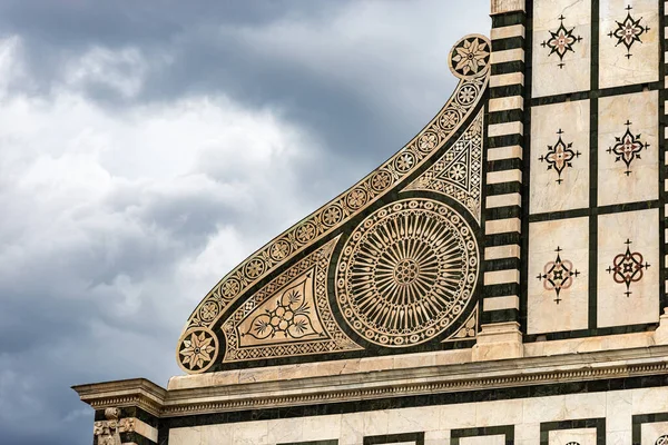 Florence Dichtbij Belangrijkste Gevel Van Beroemde Basiliek Van Santa Maria — Stockfoto