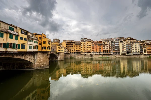 Florence Middeleeuwse Ponte Vecchio Oude Brug Rivier Arno Unesco Werelderfgoed — Stockfoto