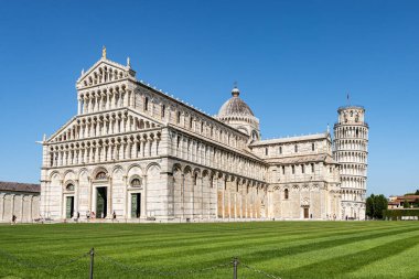 Santa Maria Assunta Katedrali (Duomo of Santa Maria Assunta) ve Eğik Pisa Kulesi, Piazza dei Miracoli (Mucizeler Meydanı), UNESCO dünya mirası alanı, Toskana, İtalya, Avrupa.