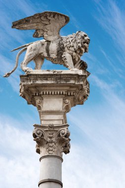 Aziz Mark 'ın Kanatlı Aslanı' nın mermer heykeli. Evangelist 'in, Venedik Cumhuriyeti' nin ve Venedik Bölgesi 'nin sembolü. Piazza dei Signori, Padua, İtalya, Avrupa. 