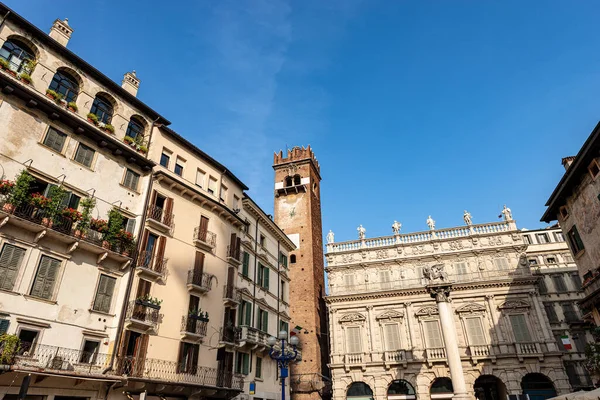 Verona Piazza Delle Erbe Antiguo Palacio Maffei Estilo Barroco 1626 — Foto de Stock