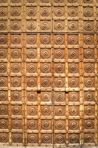 Closeup Ancient Studded Wooden Door Square Circle Shapes Full Frame — Stock Photo, Image