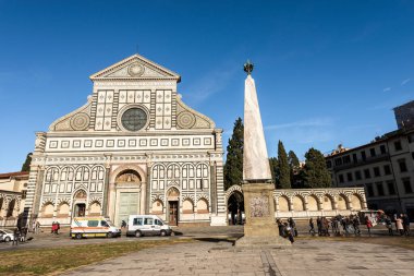 FIRENZE, ITALY, JANUARY 3, 2013: Santa Maria Novella Bazilikası cephesi, Gotik-Rönesans tarzı, UNESCO dünya mirası sahası, Toskana, İtalya, Avrupa
