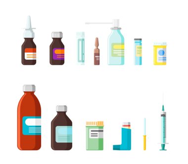 Eczane ilaç ürünleri seti. Etiket ve haplar, ilaçlar, tabletler, kapsüller vitaminler ve sprey, pipet ve şırınga ile Ilaç ambalaj şişeleri. Farmasötik düz vektör illüstrasyon