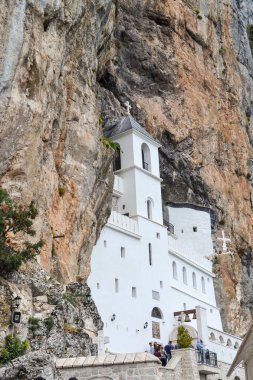 Ostrog Manastırı üst kilise mozaikli binaların. Nikšić, Karadağ.