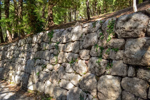 Old Stone Wall Made Rough Stone Ancient Fortified Wall Fence — Stock Photo, Image