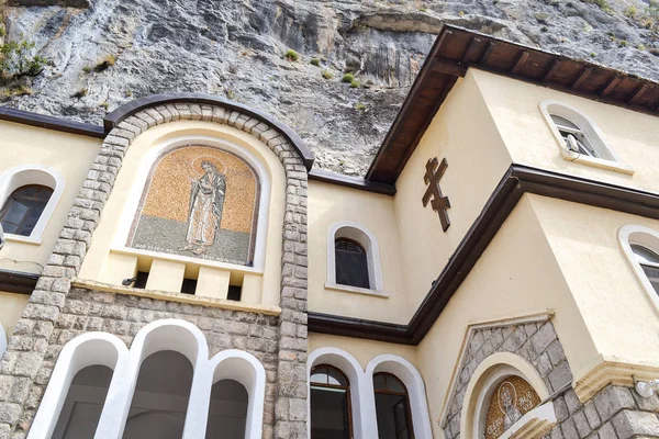 Edifici Del Monastero Ostrog Chiesa Superiore Con Mosaici Niksic Montenegro — Foto Stock