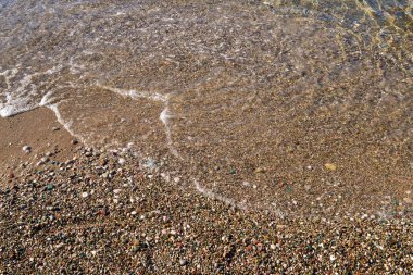 Güzel oda. Sahil sakin bir deniz. Temiz çakıl plajı. Adriyatik. Karadağ