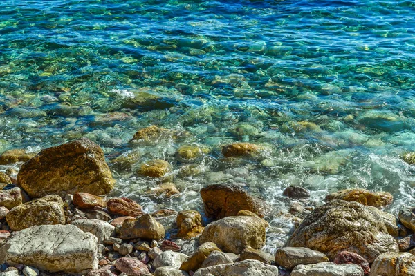 Sea. Large coastal rocks in the water near the shore — Stock Photo, Image