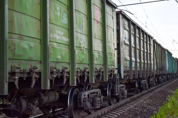 Freight train, railway wagons with motion blur effect. Transportation, railroad. — Stock Photo, Image