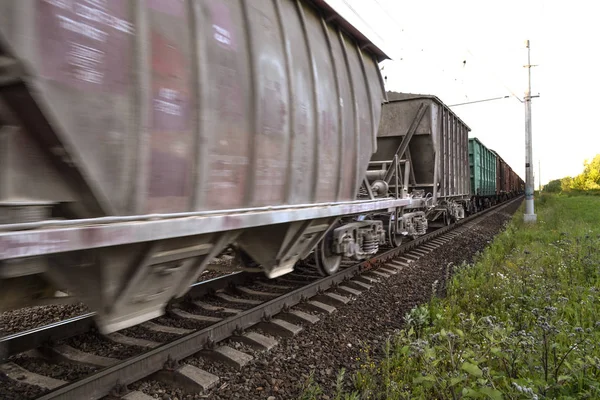 Freight train, railway wagons with motion blur effect. Transportation, railroad. — Stock Photo, Image